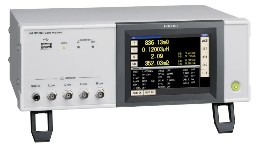 Hioki LCR-Messgerät IM 3536 misst Impedanz und Induktivität.
